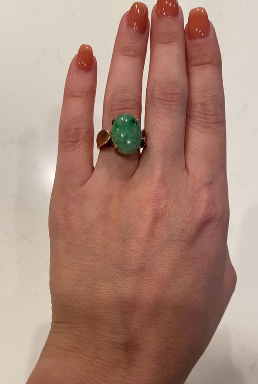 Gorgeous 14kt 1950s Jade Cobachon size 5 ring