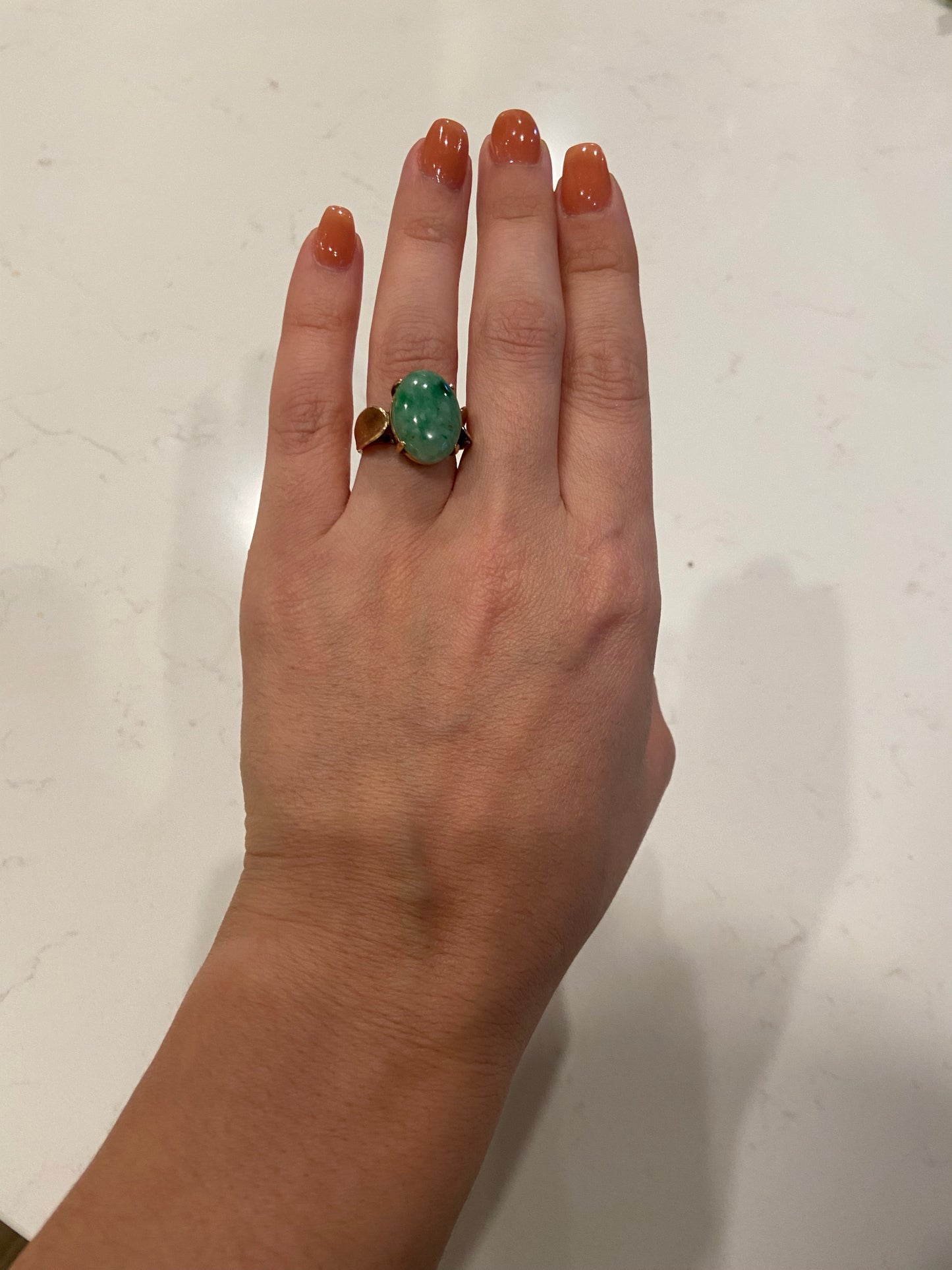 Gorgeous 14kt 1950s Jade Cobachon size 5 ring